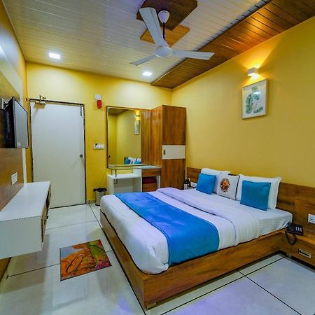 Отель The Nest Residency Ахмедабад Экстерьер фото