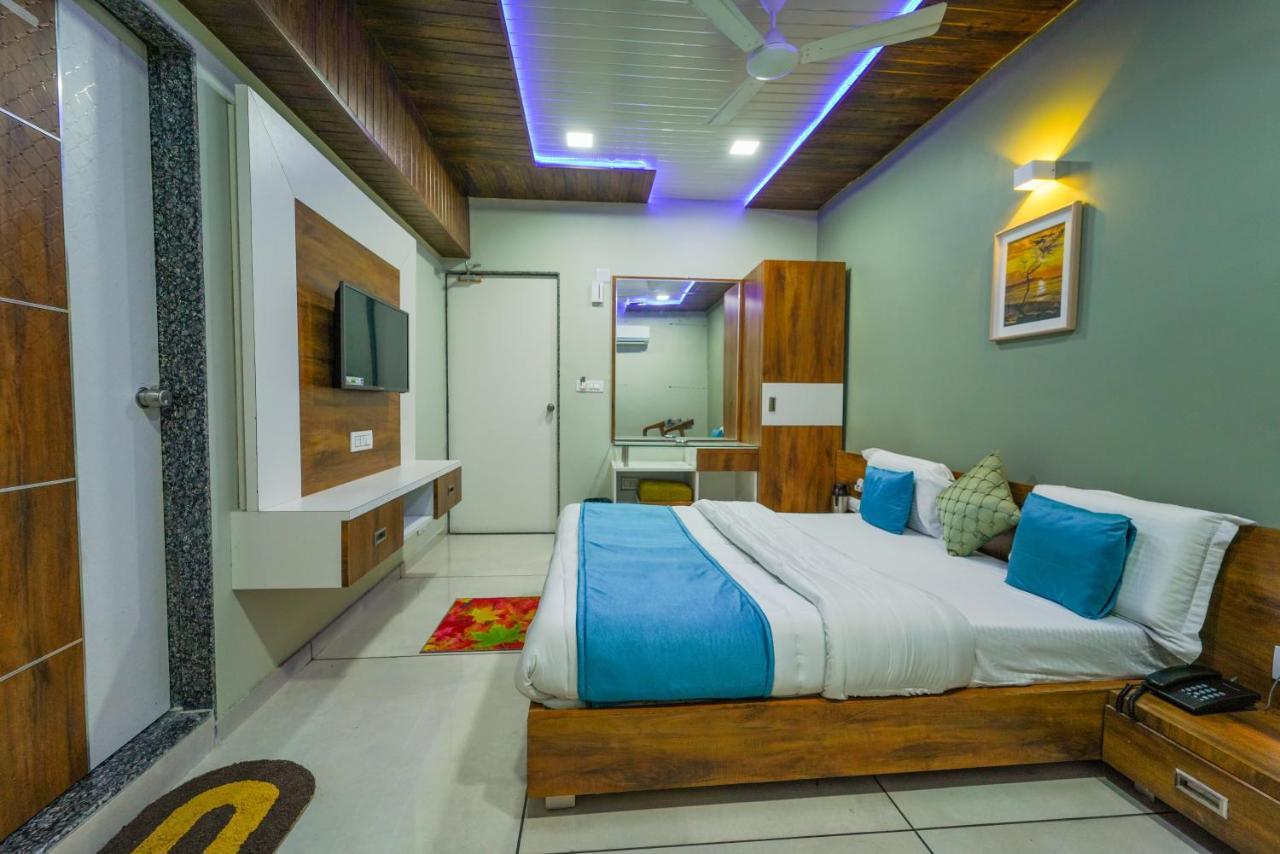 Отель The Nest Residency Ахмедабад Экстерьер фото