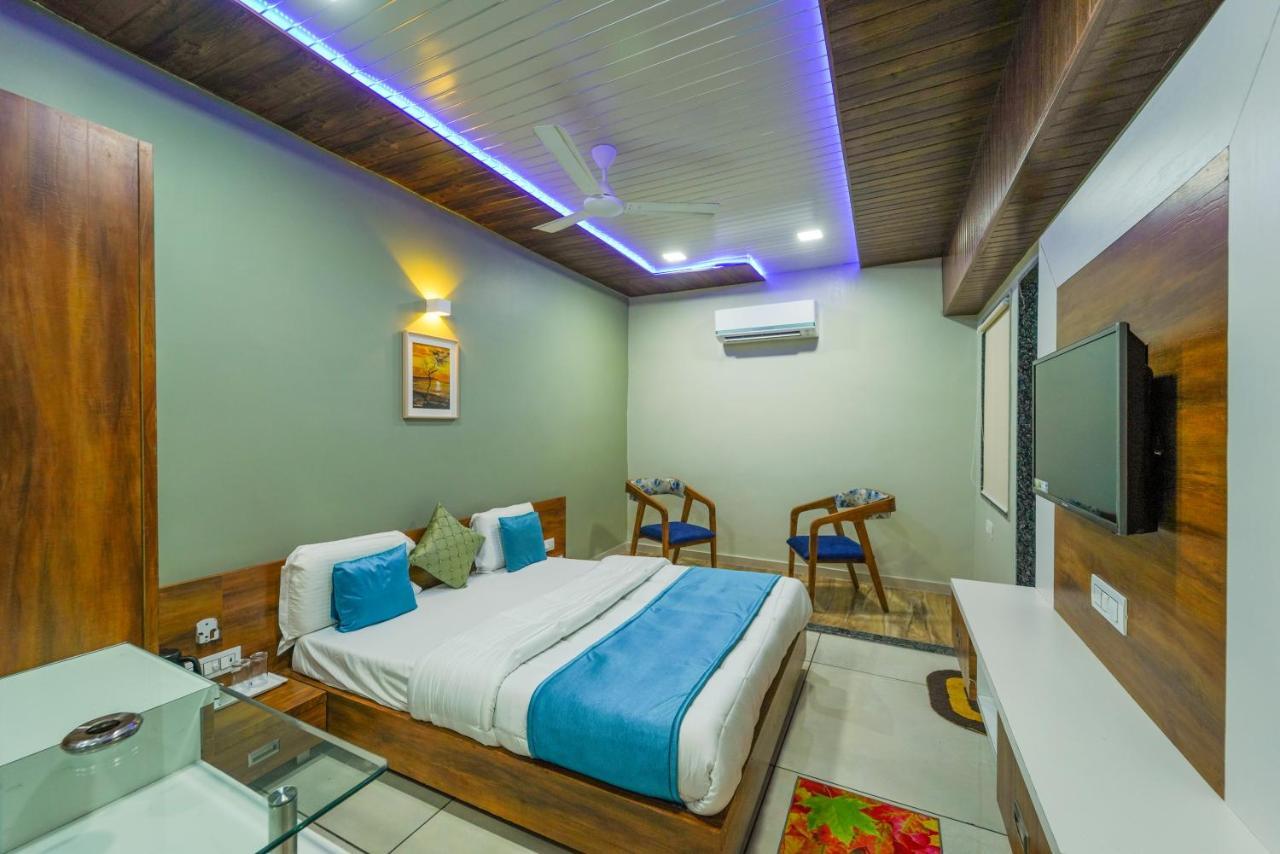 Отель The Nest Residency Ахмедабад Экстерьер фото